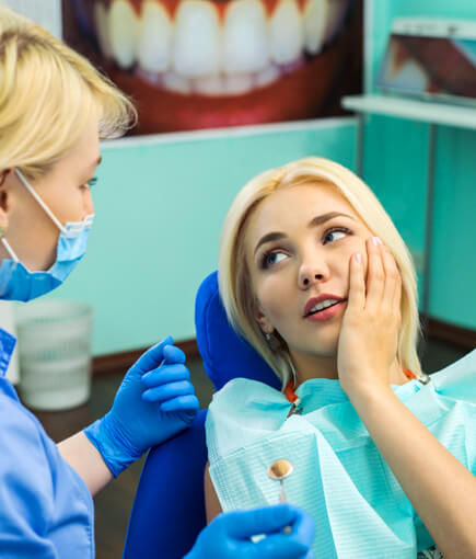 img-How-Can-I-Locate-Emergency-Dentists-In-Tampa,-FL